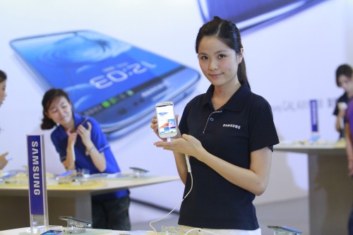 2012三星電(diàn)信版新款手機(jī)發布會(huì)